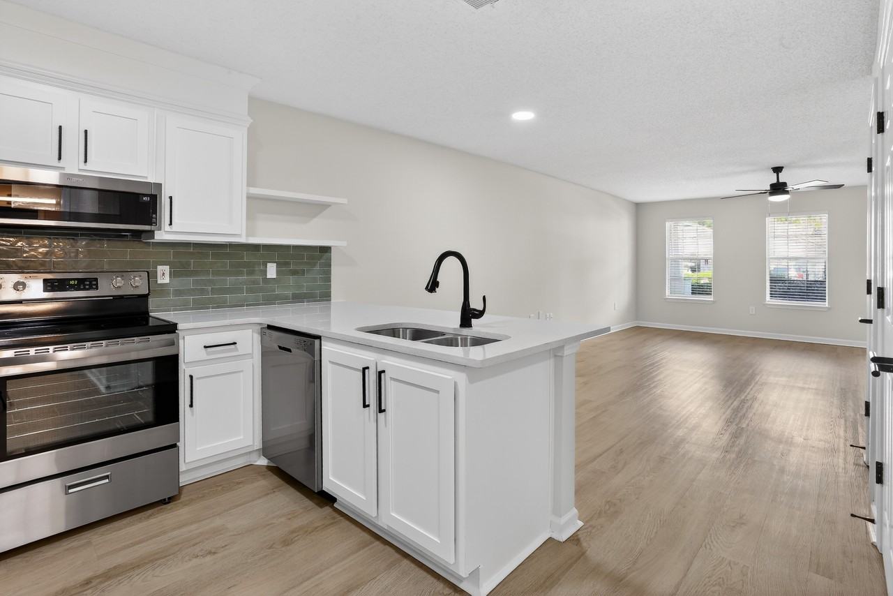 Overby Park Townhomes - Photo 3 of 15