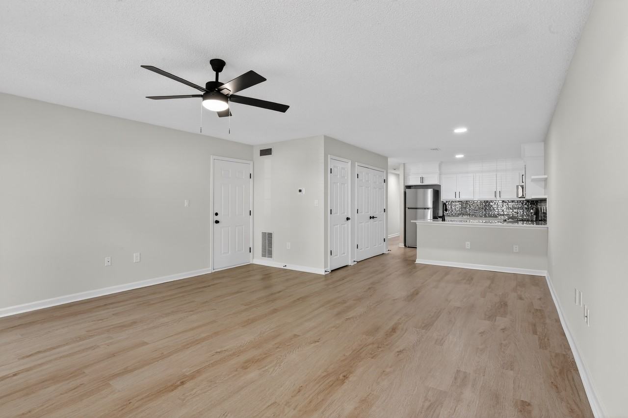 Overby Park Townhomes - Photo 4 of 15