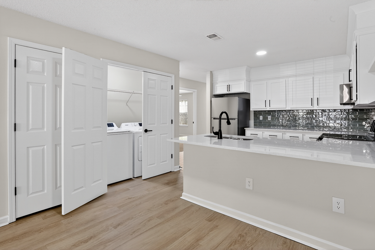 Overby Park Townhomes - Photo 5 of 15