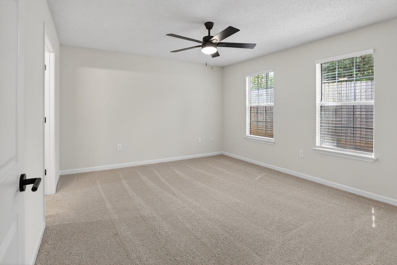 Overby Park Townhomes - Photo 6 of 15
