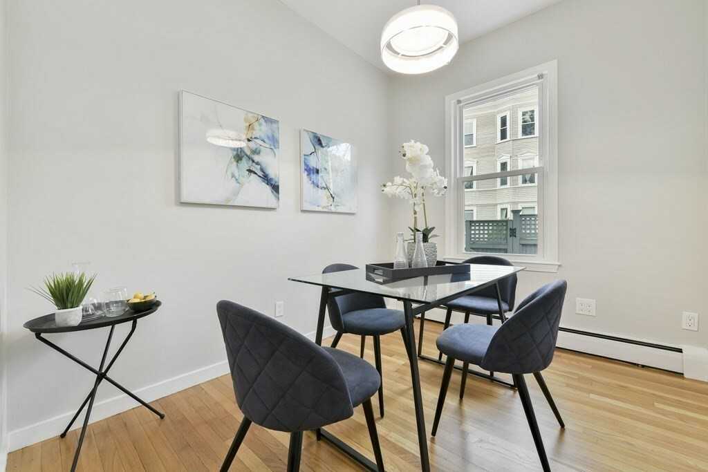 30 Lowell St - Photo 4 of 12