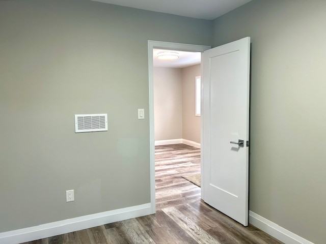 175 Grove St E - Photo 6 of 18