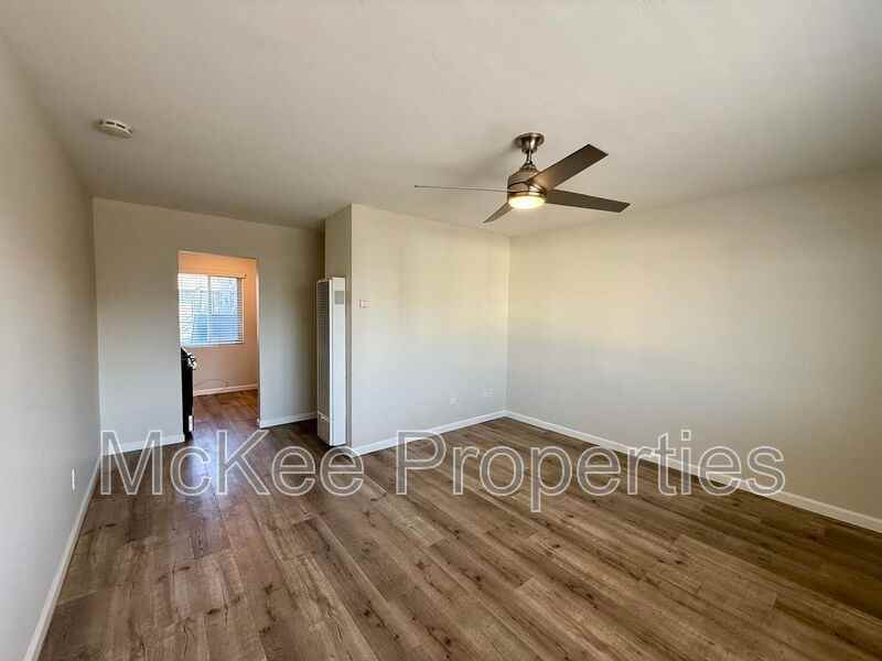 216 Fir St - Photo 4 of 11