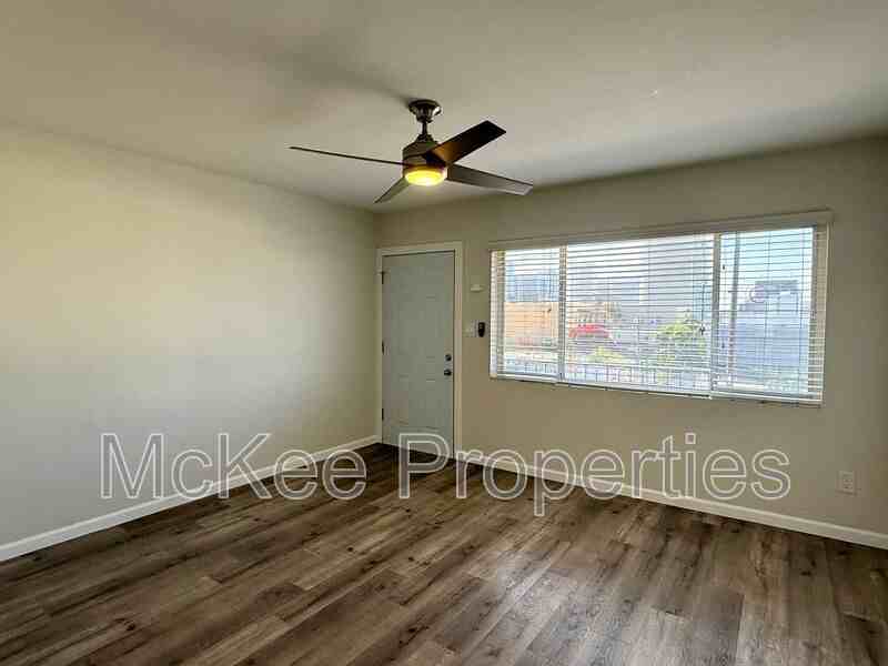 216 Fir St - Photo 5 of 11