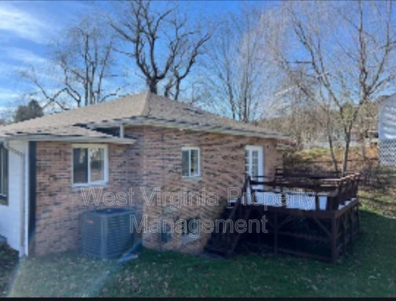 415 Valley Rd - Photo 3 of 12