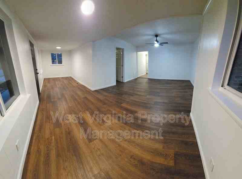 415 Valley Rd - Photo 4 of 12