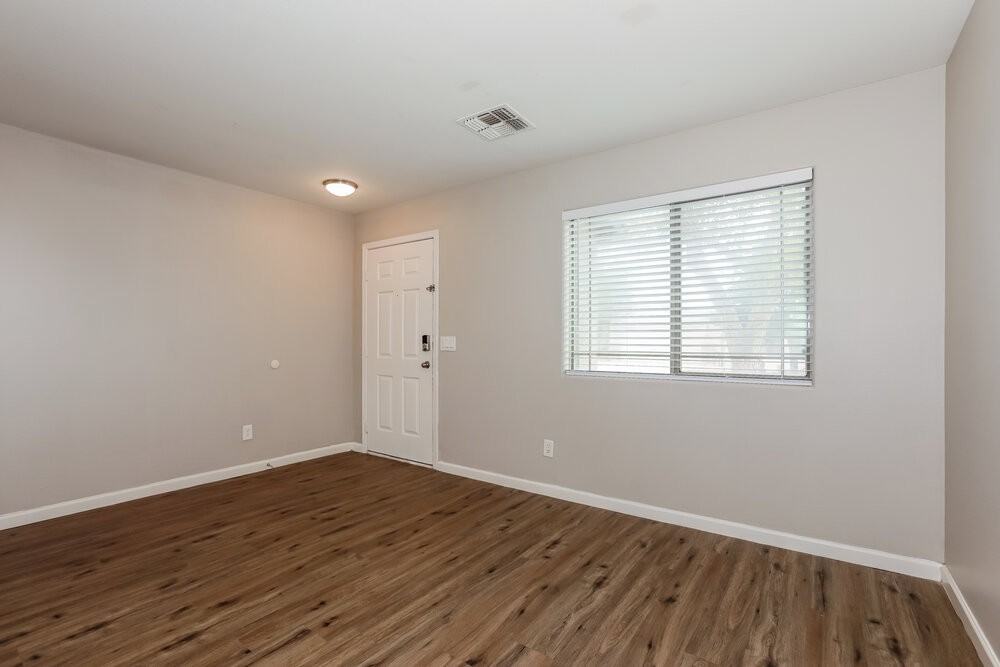 1836 E Silversmith Trl - Photo 4 of 17