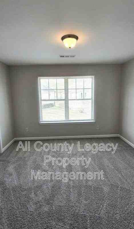 676 Grenier Ter - Photo 6 of 9