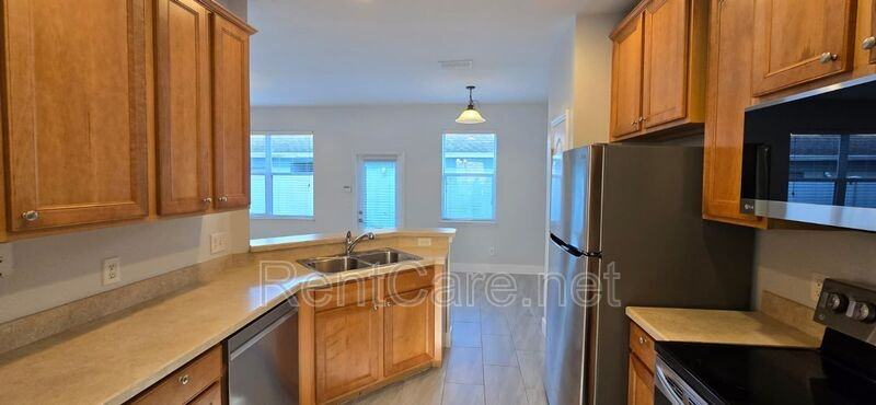 1626 J Lawson Blvd - Photo 5 of 24