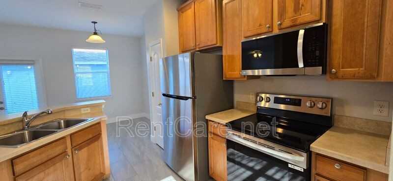 1626 J Lawson Blvd - Photo 6 of 24