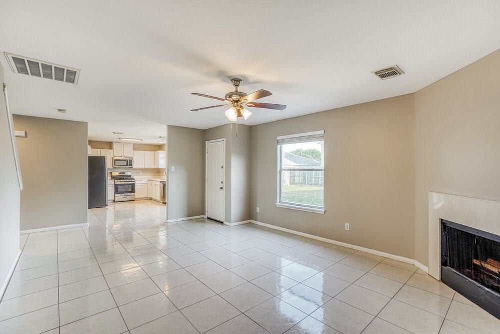 7931 Evergreen Terrace Ln - Photo 6 of 17