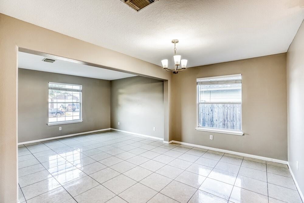 7931 Evergreen Terrace Ln - Photo 7 of 17