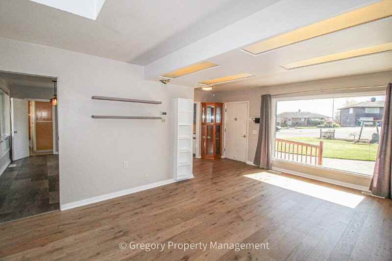 4418 Colby Ave - Photo 3 of 27