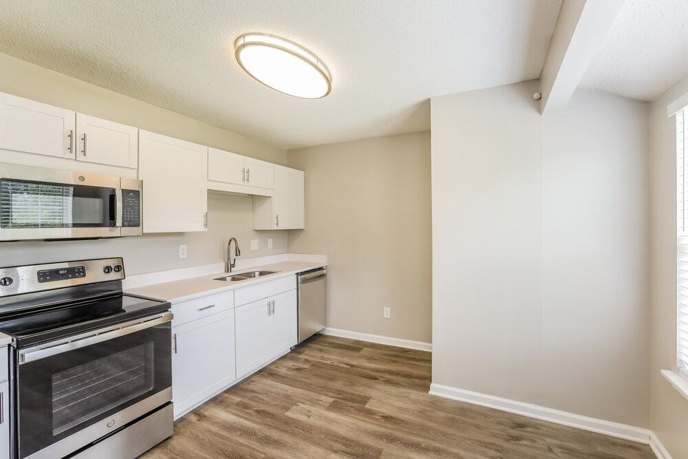 7388 Elm Ridge Ct - Photo 7 of 17