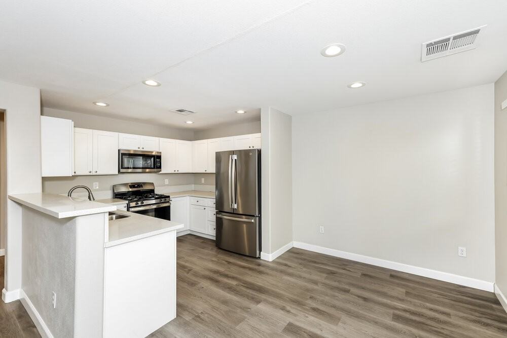 9289 Hainsworth Ave - Photo 5 of 17
