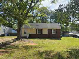 featured image of 2731 Knowles St