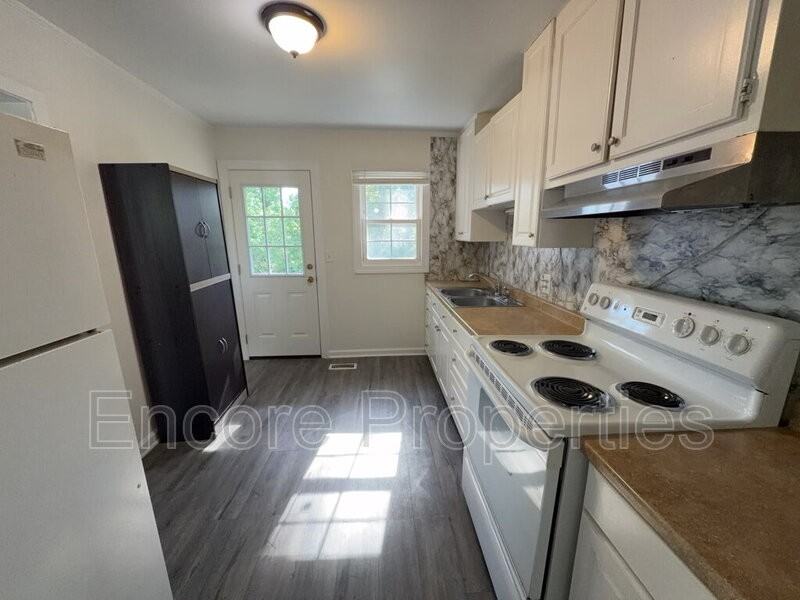 2731 Knowles St - Photo 5 of 13