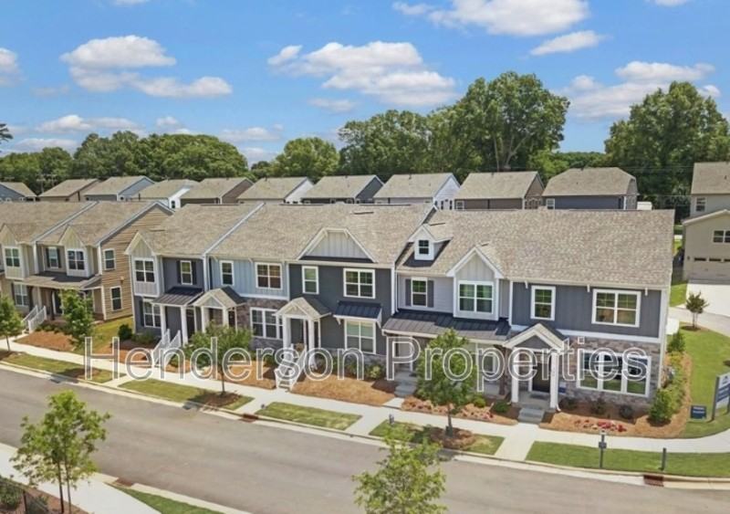 512 Laurel Walk Ln - Photo 3 of 22