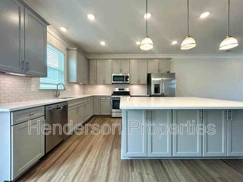 512 Laurel Walk Ln - Photo 7 of 22