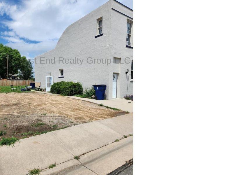 105 S Harriet Ave - Photo 2 of 2