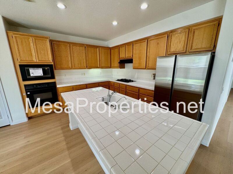 6695 Goldy St - Photo 7 of 29