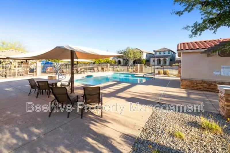 2927 N Augustine - Photo 6 of 46