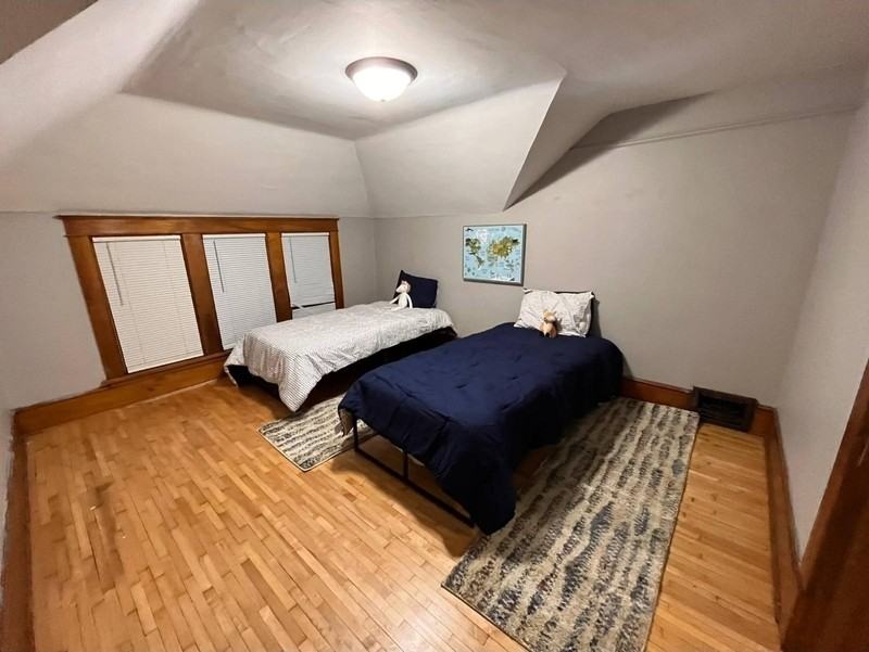 1138 Jackson St - Photo 7 of 17