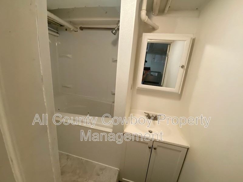 310 S 12th St #B - Photo 5 of 7