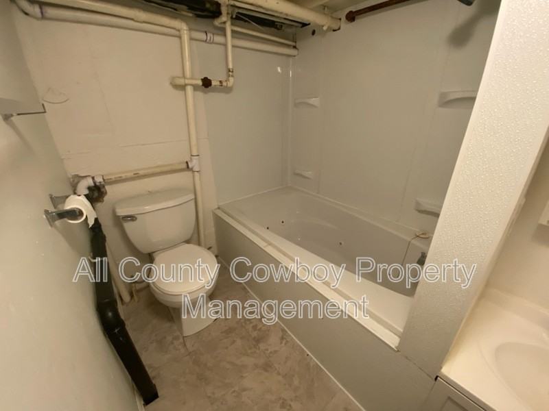 310 S 12th St #B - Photo 6 of 7