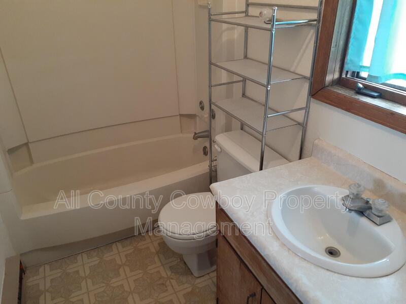 4631 Oriole Ln #3 - Photo 6 of 9