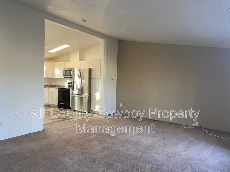 1564 Polk St #A - Photo 3 of 9