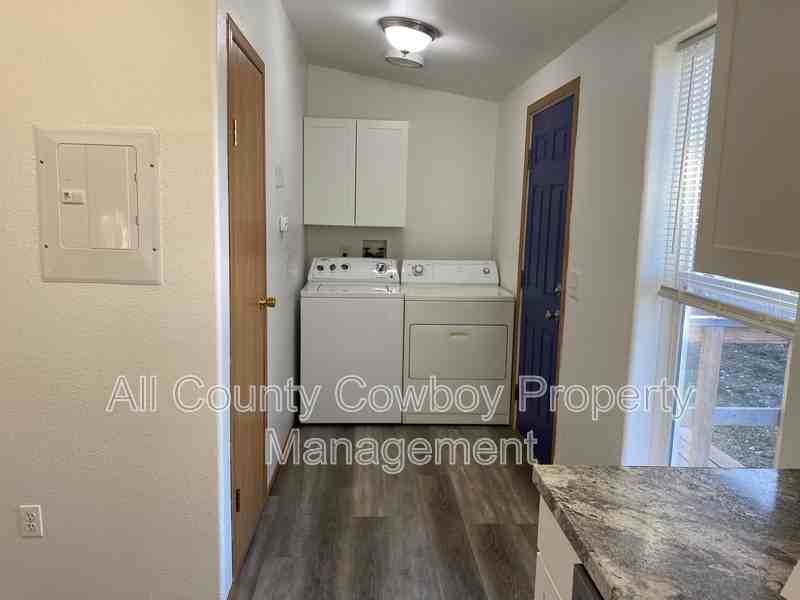 1564 Polk St #A - Photo 4 of 9