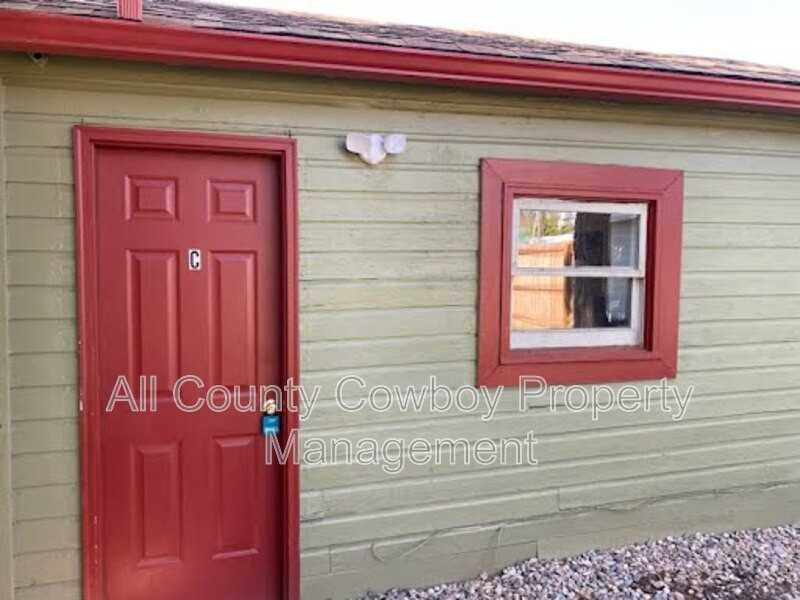 950 N 11th St #C - Photo 5 of 6
