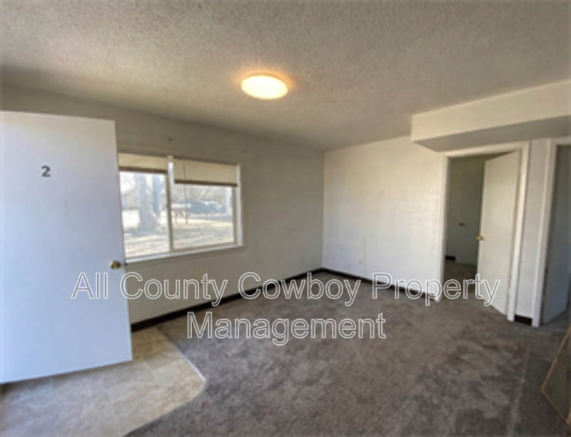 864 N 5th St #2 - Photo 2 of 8