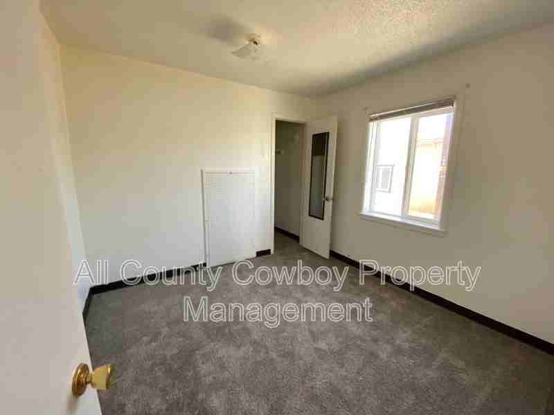 864 N 5th St #2 - Photo 5 of 8