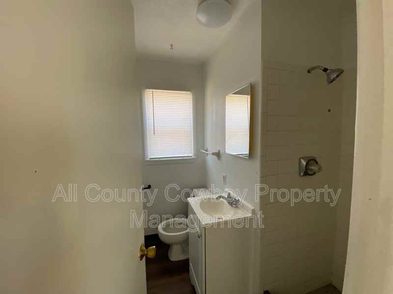 864 N 5th St #2 - Photo 6 of 8