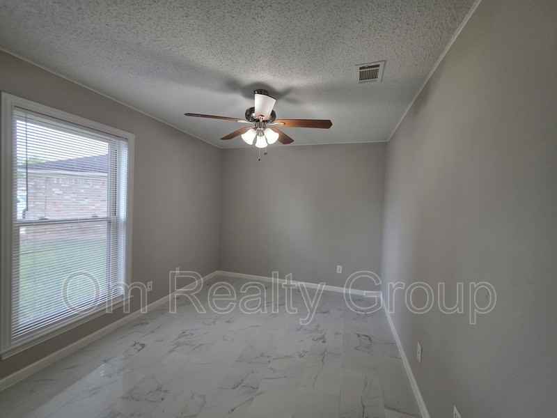 3127 E Heatherock Cir - Photo 5 of 20