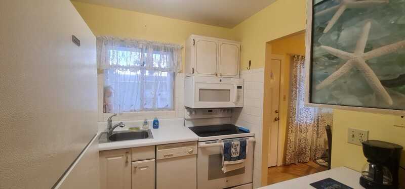 1874 Sunny Dr - Photo 4 of 33