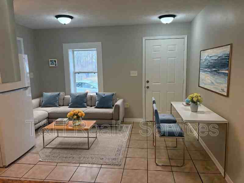 4303 Norwaldo Ave - Photo 3 of 18