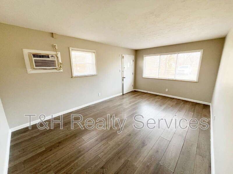 5048 Hardegan St - Photo 5 of 16