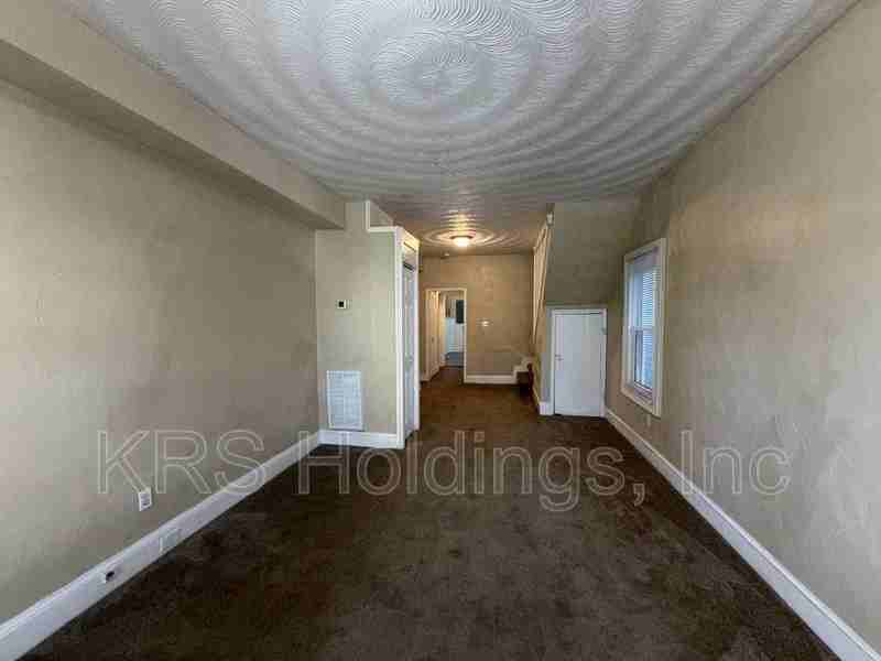 758 Fremont St - Photo 2 of 8