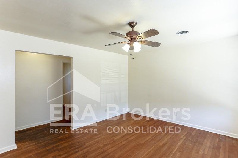 1401 Illinois Ave - Photo 2 of 19