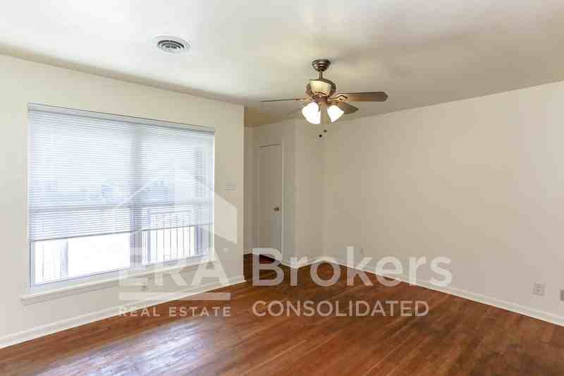 1401 Illinois Ave - Photo 4 of 19