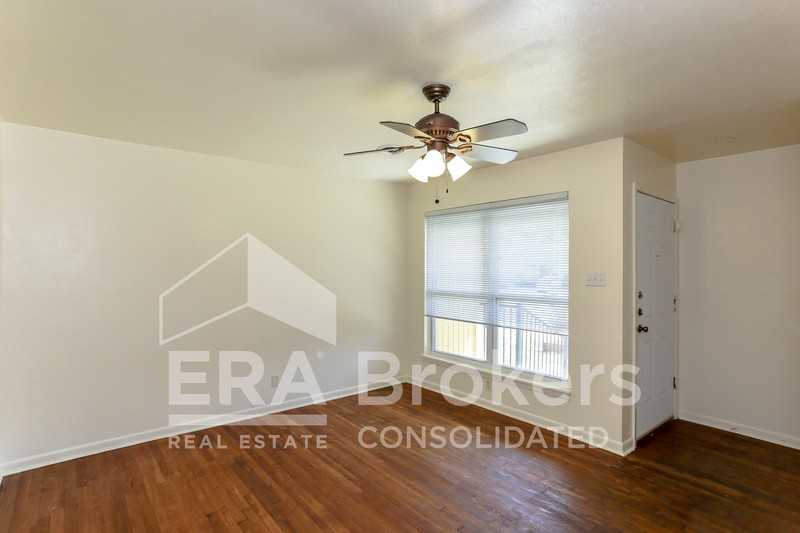 1401 Illinois Ave - Photo 5 of 19