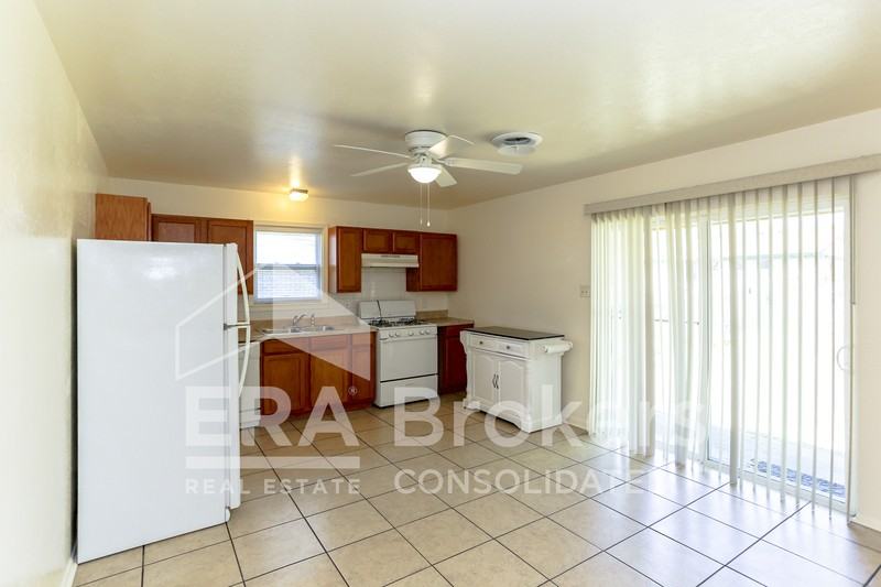 1401 Illinois Ave - Photo 6 of 19