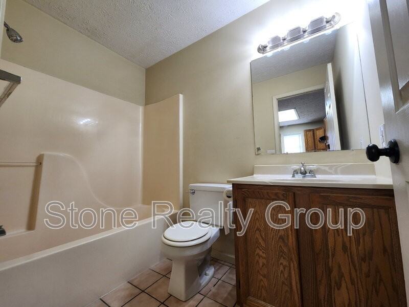 4822 Pine Ridge Ct - Photo 6 of 8