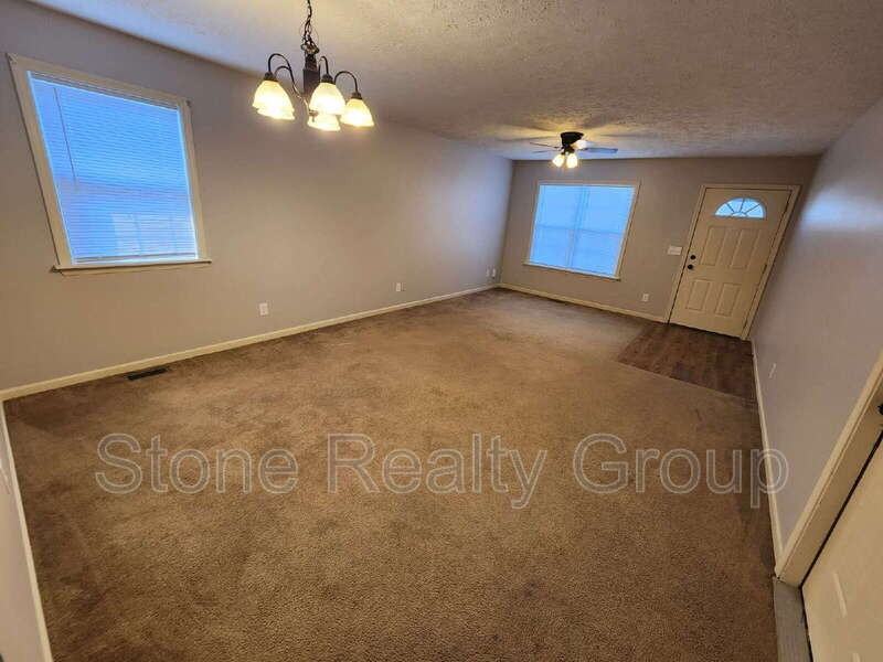 4822 Pine Ridge Ct - Photo 2 of 8