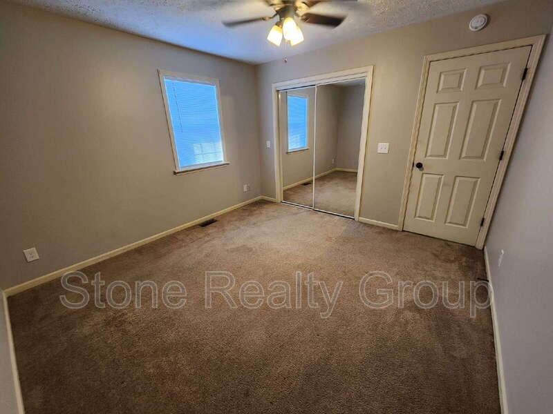 4822 Pine Ridge Ct - Photo 5 of 8