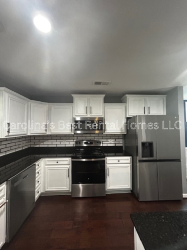 148 Mariscat Pl - Photo 7 of 32