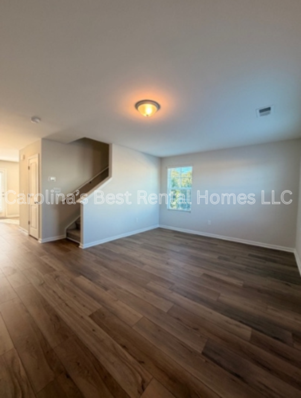 2026 Skyline Rd - Photo 3 of 23